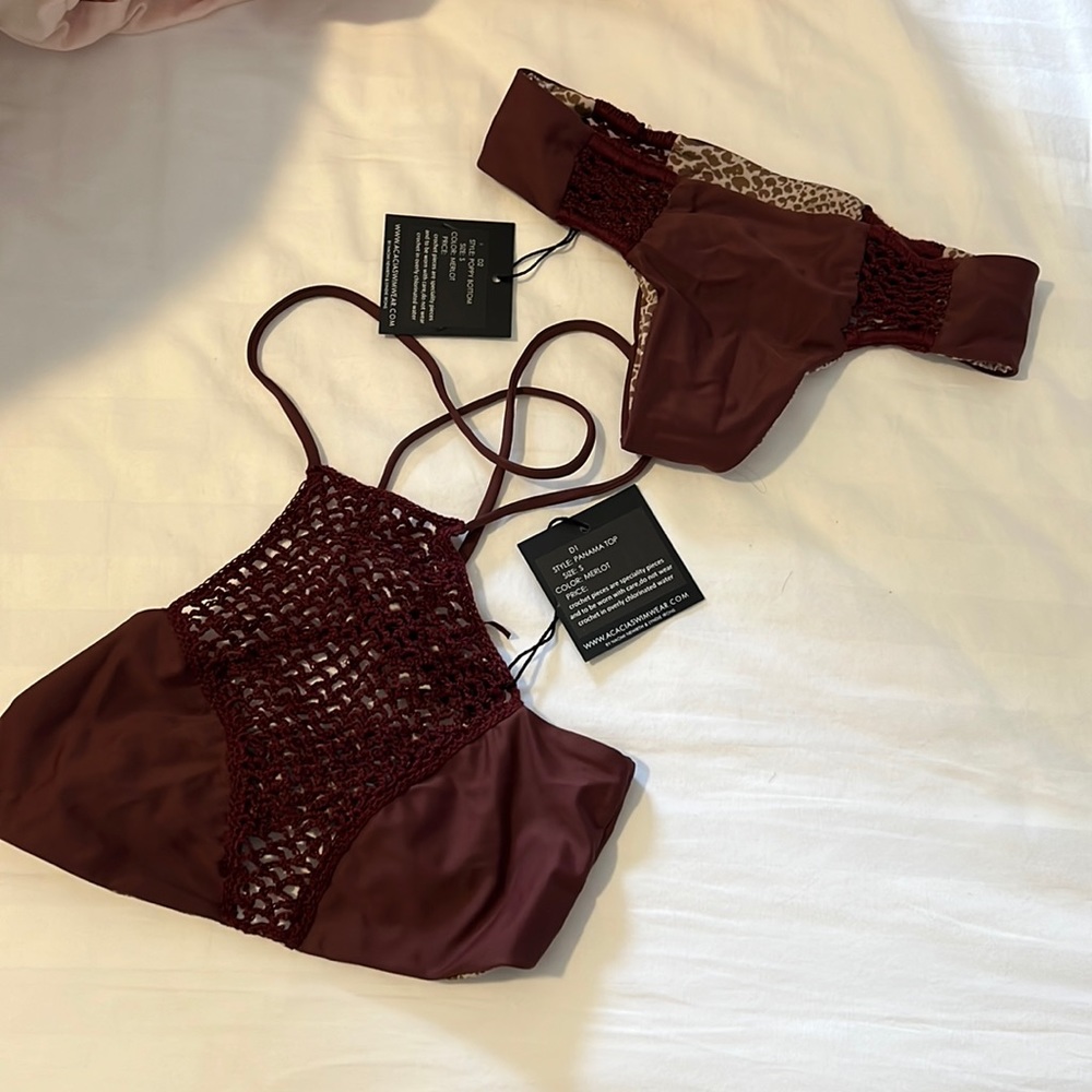 Acacia Panama top & Poppy Bottom